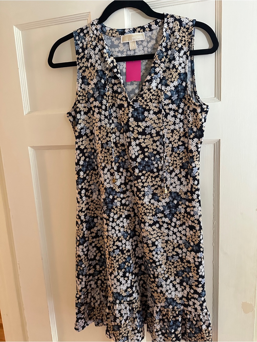 Michael Kors size small 
Sleeveless Floral V-Neck Dress in Navy and White